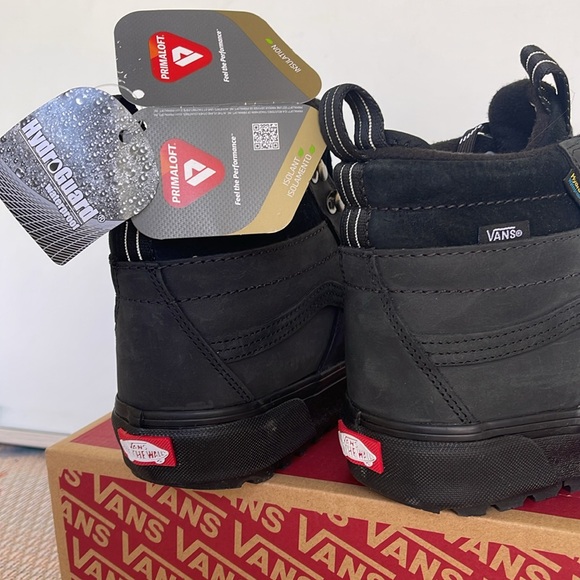 Vans WMNS Sk8-Hi Dr Mte-2
Black
VN0009QMBLA
Boots Sneakers - Picture 14 of 16